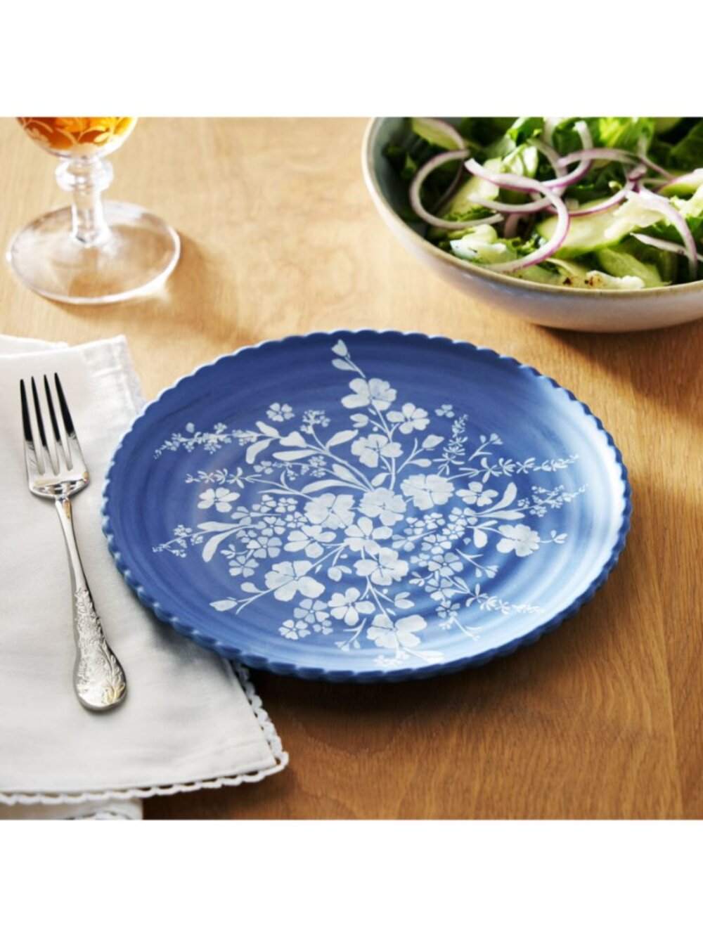 The Woman Pioneer Blue Bold Floral Daisy 12-Piece Bamboo Melamine Dinnerware - Picture 5 of 10